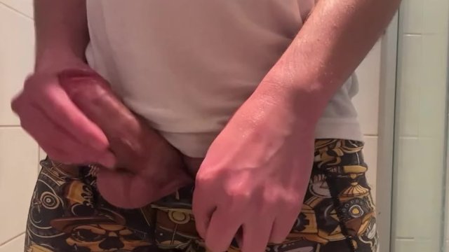 Trailer - Skinny Boy pisst..