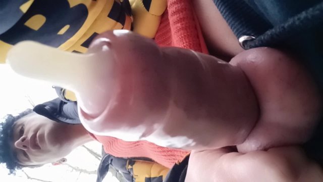 Filling condom with cum -..
