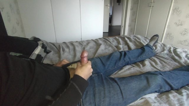 masturbate in bed and moan,..