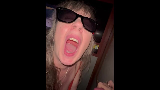 Quickie BJ with yummy cum...