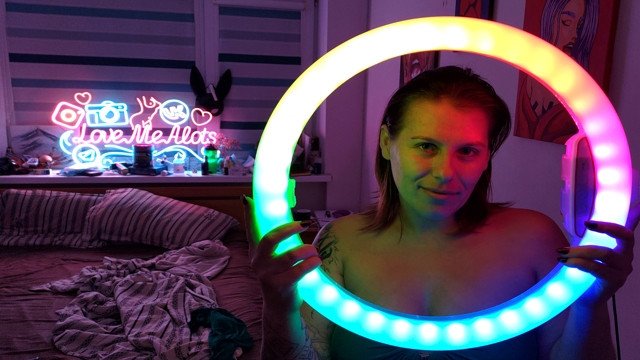 Short tiktok with lamp