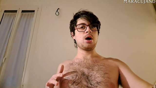 gusta i miei duri capezzoli..