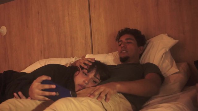 mi hermanastro me visita a..