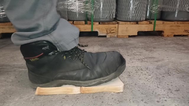 Slow Motion Bread Crush &..