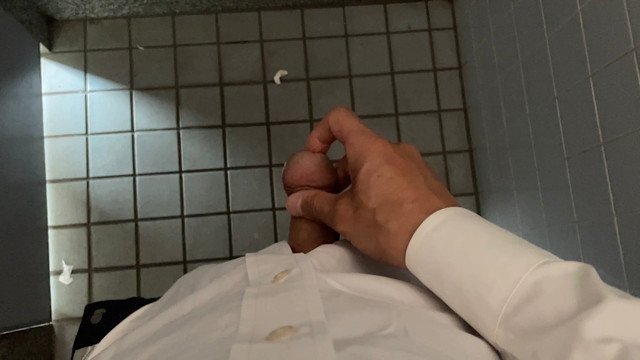 1_公衆トイレでオナ�..