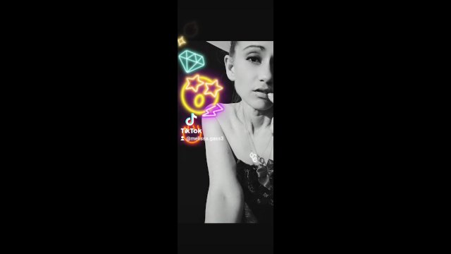 Pics  n videos adds